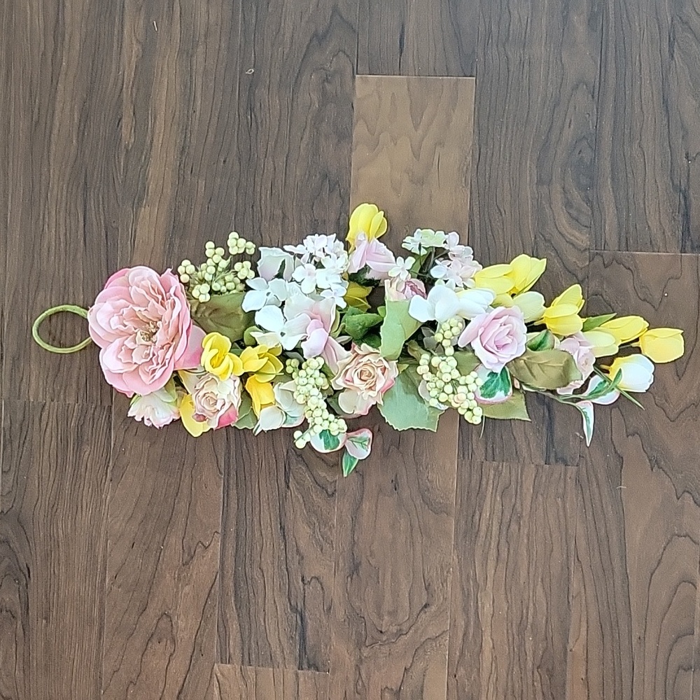 Spring door swag